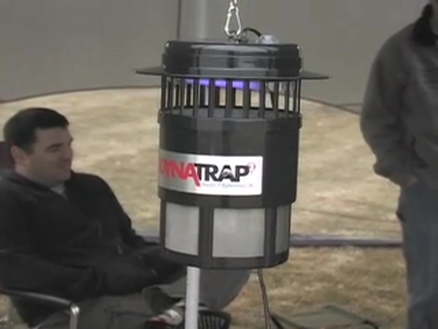 DYNATRAP 3&#153; Insect Eliminator - image 3 from the video