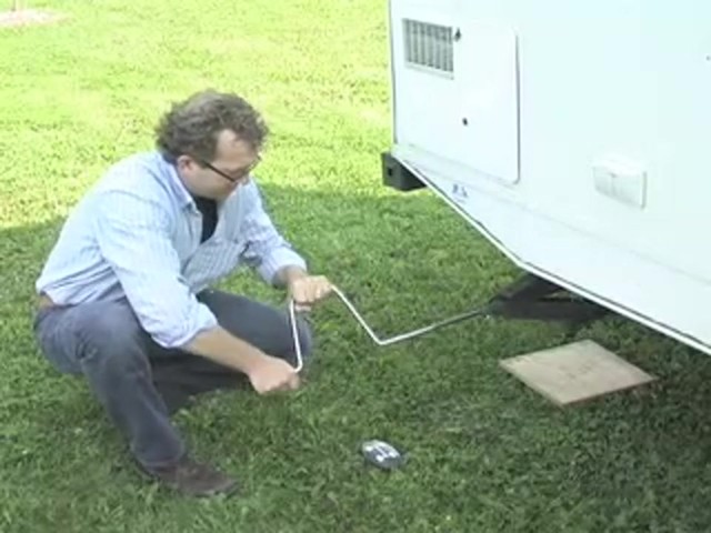 Wireless Remote RV Leveler - image 6 from the video