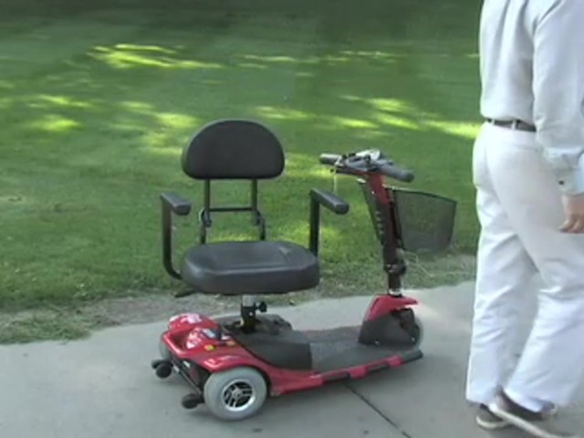 Falcon&reg; 3 - wheel Electric Scooter - image 10 from the video
