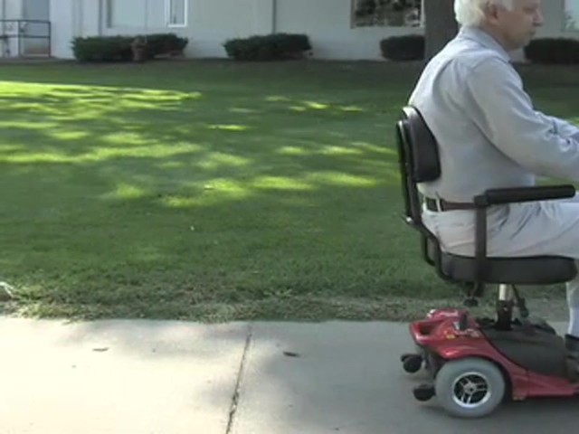 Falcon&reg; 3 - wheel Electric Scooter - image 8 from the video
