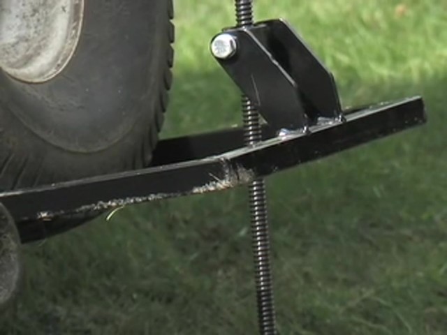 Dual - purpose Tractor Lift  - image 7 from the video