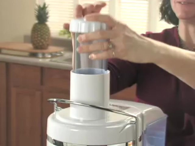 Jack LaLanne&reg; Power Juicer - image 4 from the video