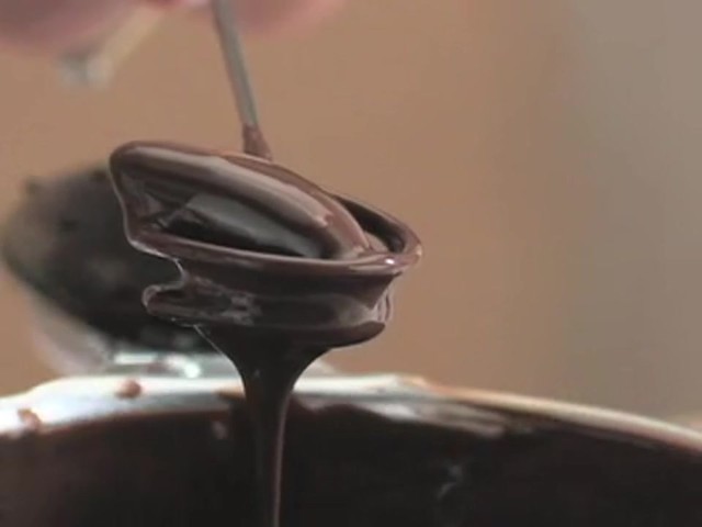 Double Chocolate Fondue Pot - image 10 from the video