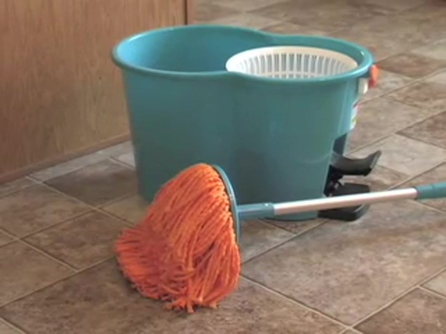 Hurricane&#153; 360 degree Spin&#153; Mop - image 10 from the video
