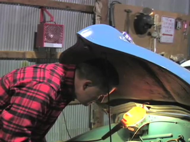 Ouellet&reg; Heavy - duty Shop Heater - image 7 from the video
