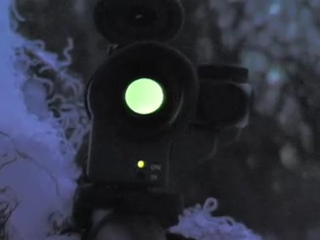 Yukon&#153; Night Vision Rifle Scope Green - image 3 from the video