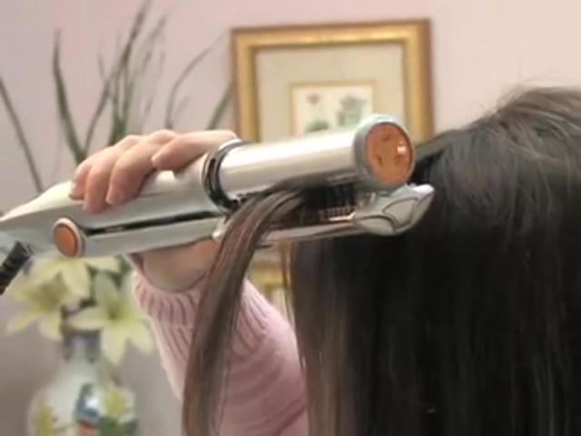 InStyler&reg; Rotating Hot Iron - image 2 from the video