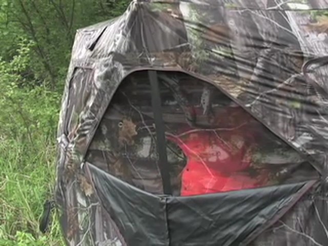 True Timber&reg; Deluxe 5 - hub Ground Blind - image 7 from the video