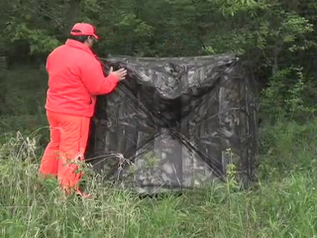 True Timber&reg; Deluxe 5 - hub Ground Blind - image 9 from the video
