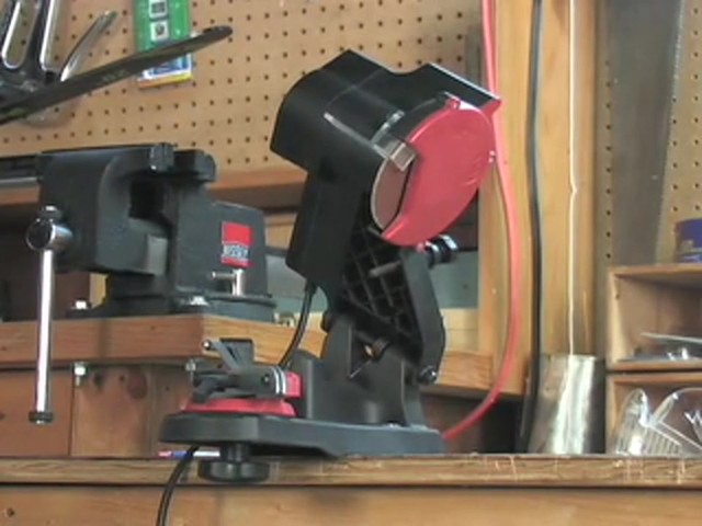 Grip - On&reg; Electric Chainsaw Sharpener - image 2 from the video