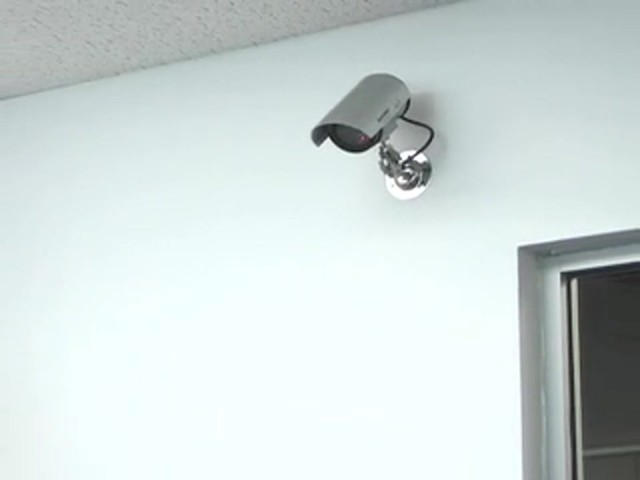 Freecam Security Camera Set with BONUS Dummy Camera - image 9 from the video