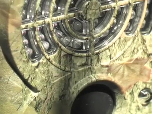 SpyPoint&#153; IR6 Game Camera Camo - image 2 from the video