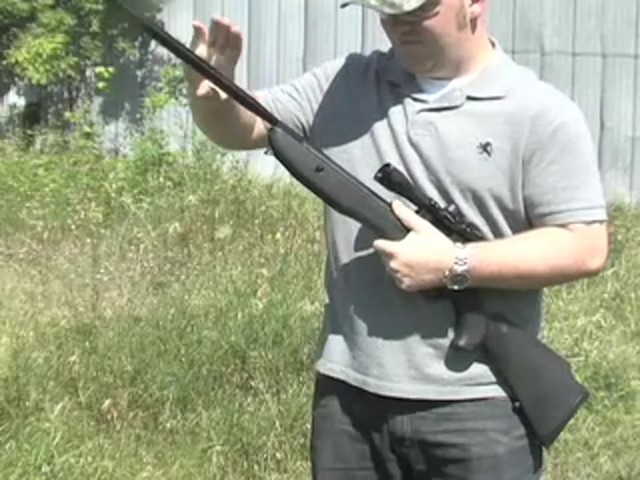 Venom Nitro - Piston&#153; .177 - cal. Air Rifle with 4x32 mm Scope - image 3 from the video
