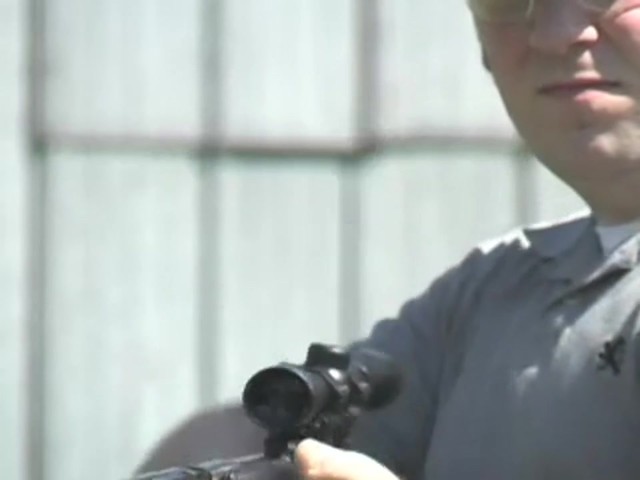 Venom Nitro - Piston&#153; .177 - cal. Air Rifle with 4x32 mm Scope - image 4 from the video