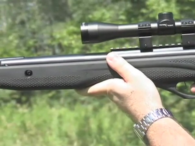 Venom Nitro - Piston&#153; .177 - cal. Air Rifle with 4x32 mm Scope - image 5 from the video