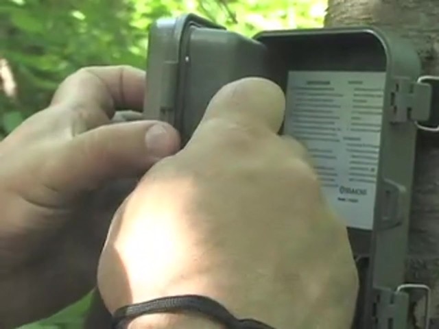 Moultrie&reg; Universal Picture Viewer - image 3 from the video