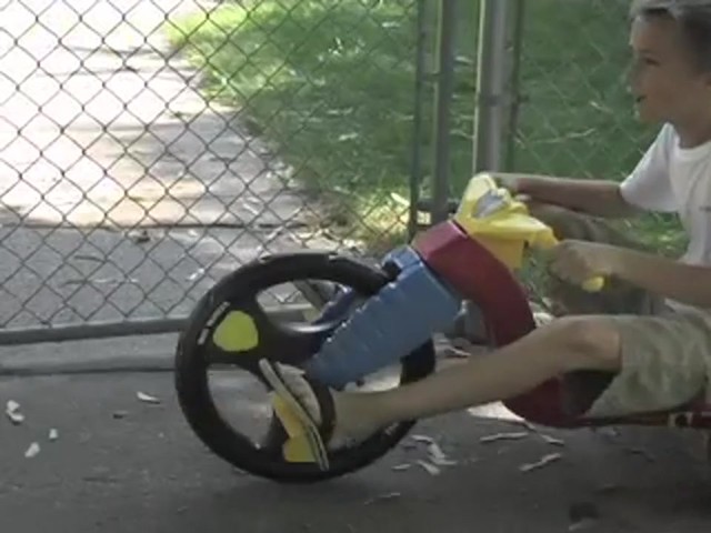 Big Wheel&reg; Spin - out Racer - image 9 from the video