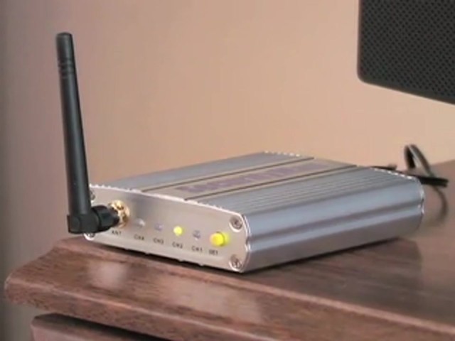 SecurityMan&reg; 2.4GHz Mini - Airwatch Wireless Camera Kit - image 3 from the video
