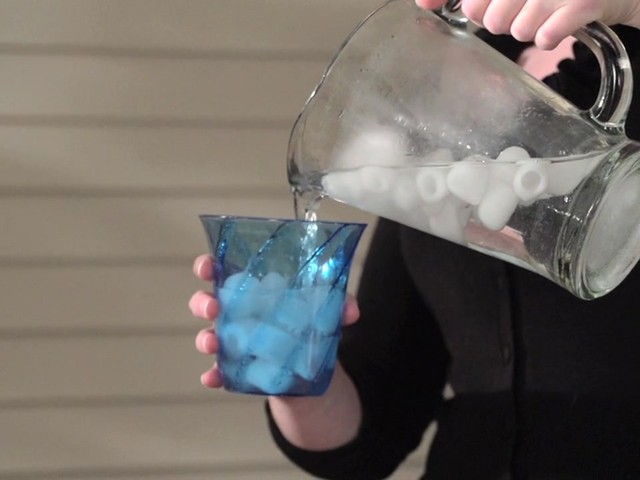 Portable Ice Maker - image 4 from the video