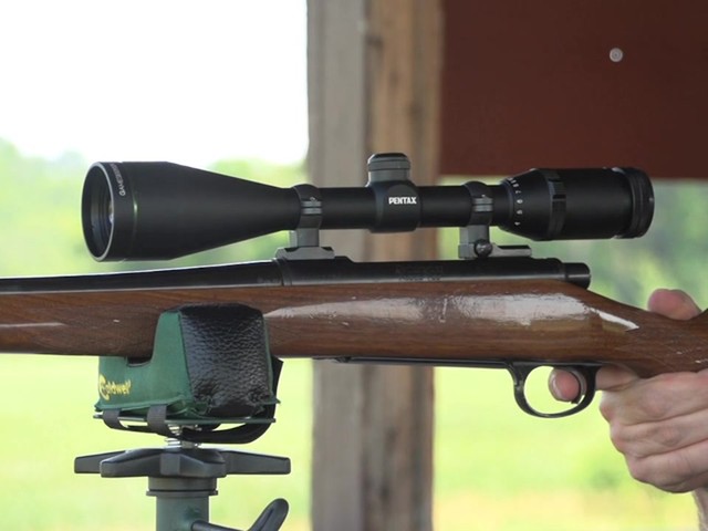 Pentax Gameseeker 5X 3-15x50mm Rifle Scope - image 9 from the video