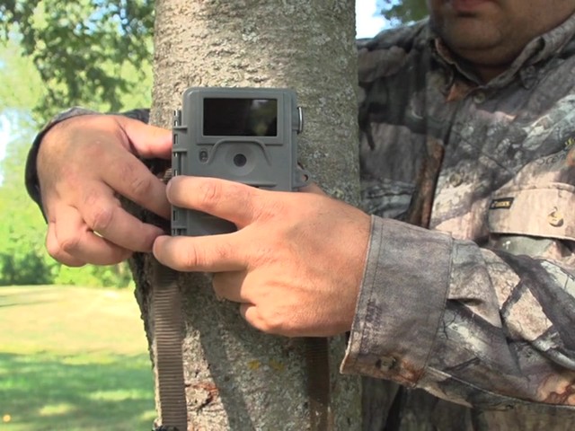 Simmons® 6.0MP ProHunter Black LED Trail Camera - image 7 from the video