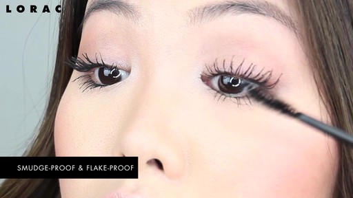 How To Apply LORAC Cobra Mascara - image 4 from the video