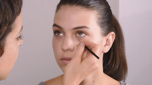How to: Festival Eye Look - image 4 from the video