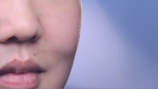 Erno Laszlo Ritual | Step 1: Cleanse - image 10 from the video