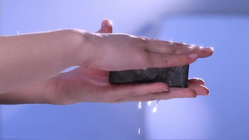 Erno Laszlo Ritual | Step 1: Cleanse - image 4 from the video