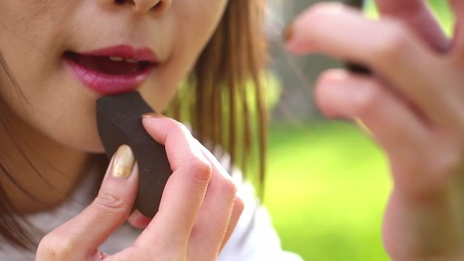 How to Use Ovo Beauty Sponge - image 2 from the video