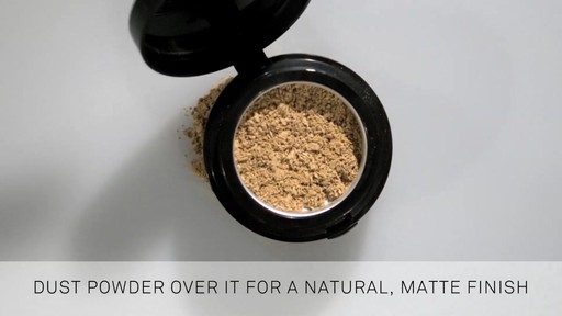 Smashbox Pore Minimizing Primer - image 4 from the video