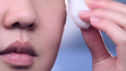 Erno Laszlo Ritual | Step 2: Tone - image 6 from the video