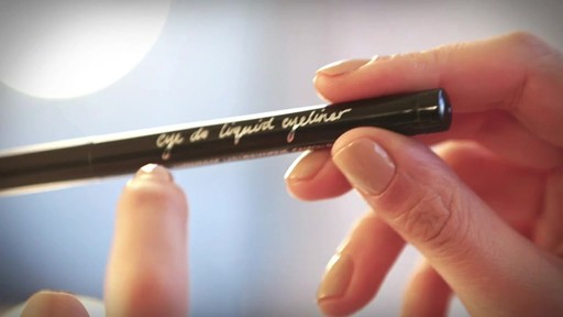 [Eyeko] Alexa Chung Cat Eye Tutorial - image 3 from the video