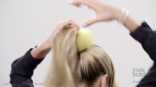 Invisibobble Nightlook: Grand Dame - image 4 from the video