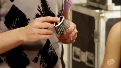 T3 Featherweight Luxe dryer, Volume and Shine Blowout - image 2 from the video