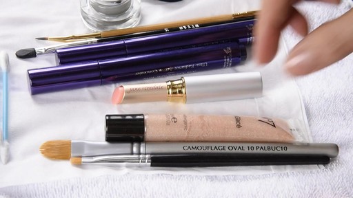 How To: Painterly Eye Runway Look - image 9 from the video