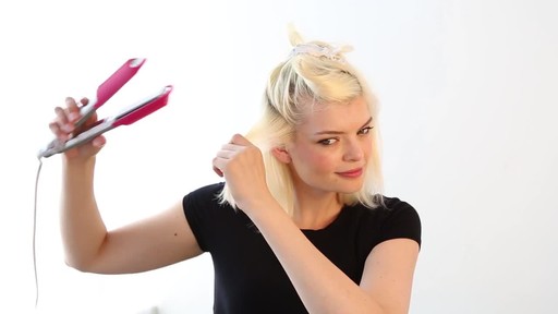 Sarah Potempa Salon Blowout at Home - image 2 from the video