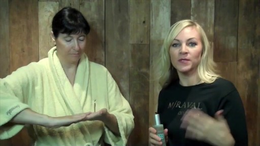 red flower nature collection: essential omega fresh berry-oil serum - image 6 from the video