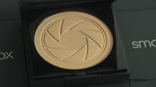 Smashbox Photo Filter Powder Foundation - image 10 from the video