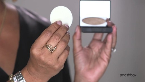 Smashbox Photo Filter Powder Foundation - image 7 from the video