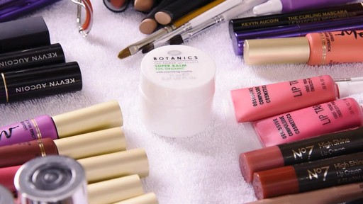 Summer Pops of Lip Color - image 2 from the video