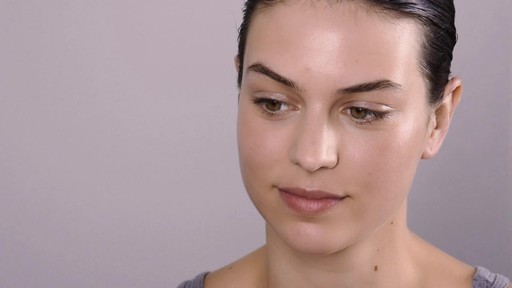 Summer Pops of Lip Color - image 3 from the video