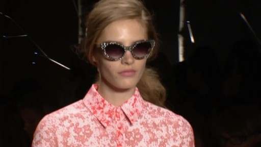 Beauty.com: Backstage at HONOR Spring 2014 - image 2 from the video