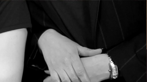 How to achieve perfect nails by Tweezerman - image 2 from the video