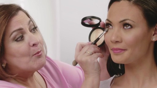 Laura's Beauty Recipes: Highlighting in 3 Easy Steps - image 6 from the video