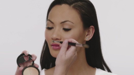 Laura's Beauty Recipes: Highlighting in 3 Easy Steps - image 7 from the video