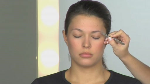 Tweezerman Beautiful Brows - image 3 from the video