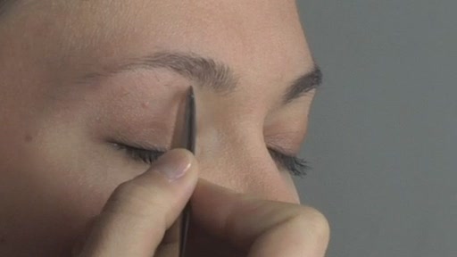 Tweezerman Beautiful Brows - image 4 from the video