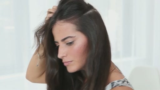 amika: loose curls with 19mm curling wand - image 2 from the video
