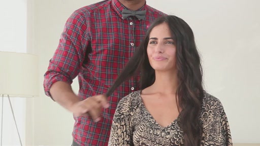 Use amika™ Ceramic Styler To Get Straight, Wavy or Curly Hair - image 10 from the video